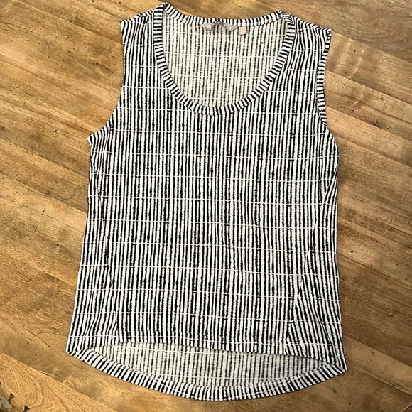 Athleta Breezy Muscle Tank - Picture 3 of 5